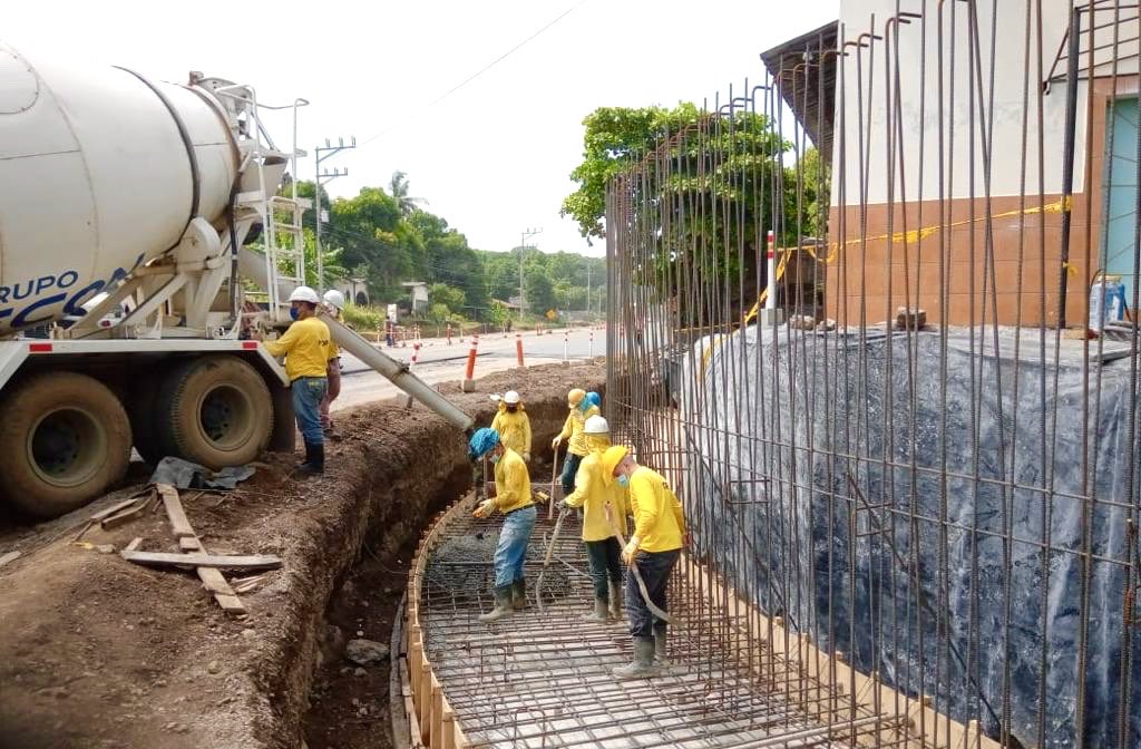 Obras Públicas sigue imparable en la fase de pavimentación del Periférico Gerardo Barrios obras-publicas-sigue-imparable-en-la-fase-de-pavimentacion-del-periferico-gerardo-barrios